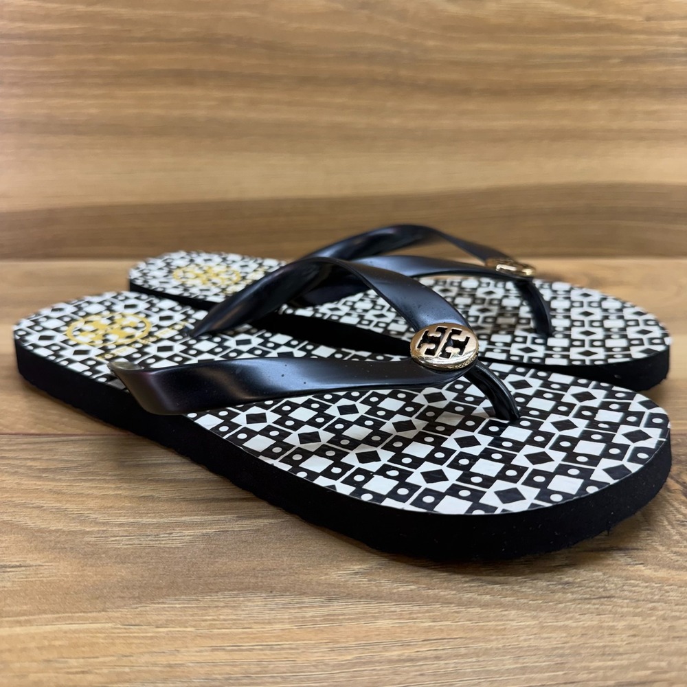 Tory Burch Flip Flop Thong Sandals Womens 6 Black White Geometric Travel Resort - Picture 2 of 10